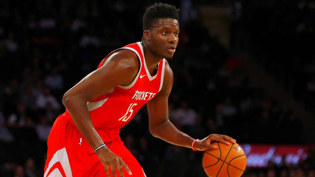 Houston Rockets sẽ đổi Clint Capela với Philadelphia 76ers và Atlanta Hawks?